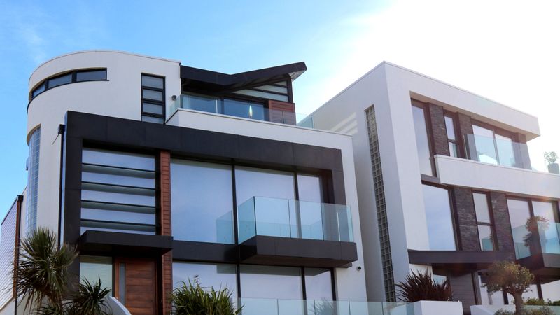 Edificio residencial de comunidad de propietarios con gestión moderna