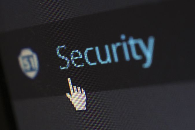 Seguridad del correo certificado con sello de tiempo y firma digital
